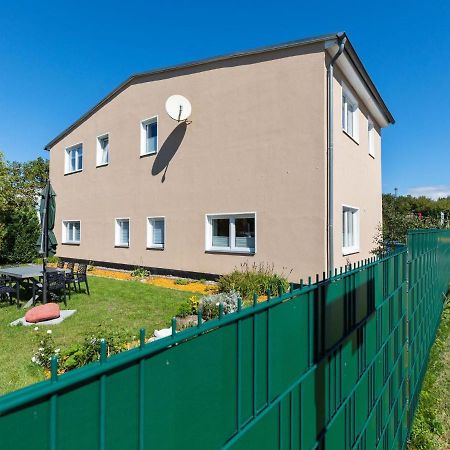 Family Holiday Home Near The Beach With Large Garden Kropelin Екстер'єр фото