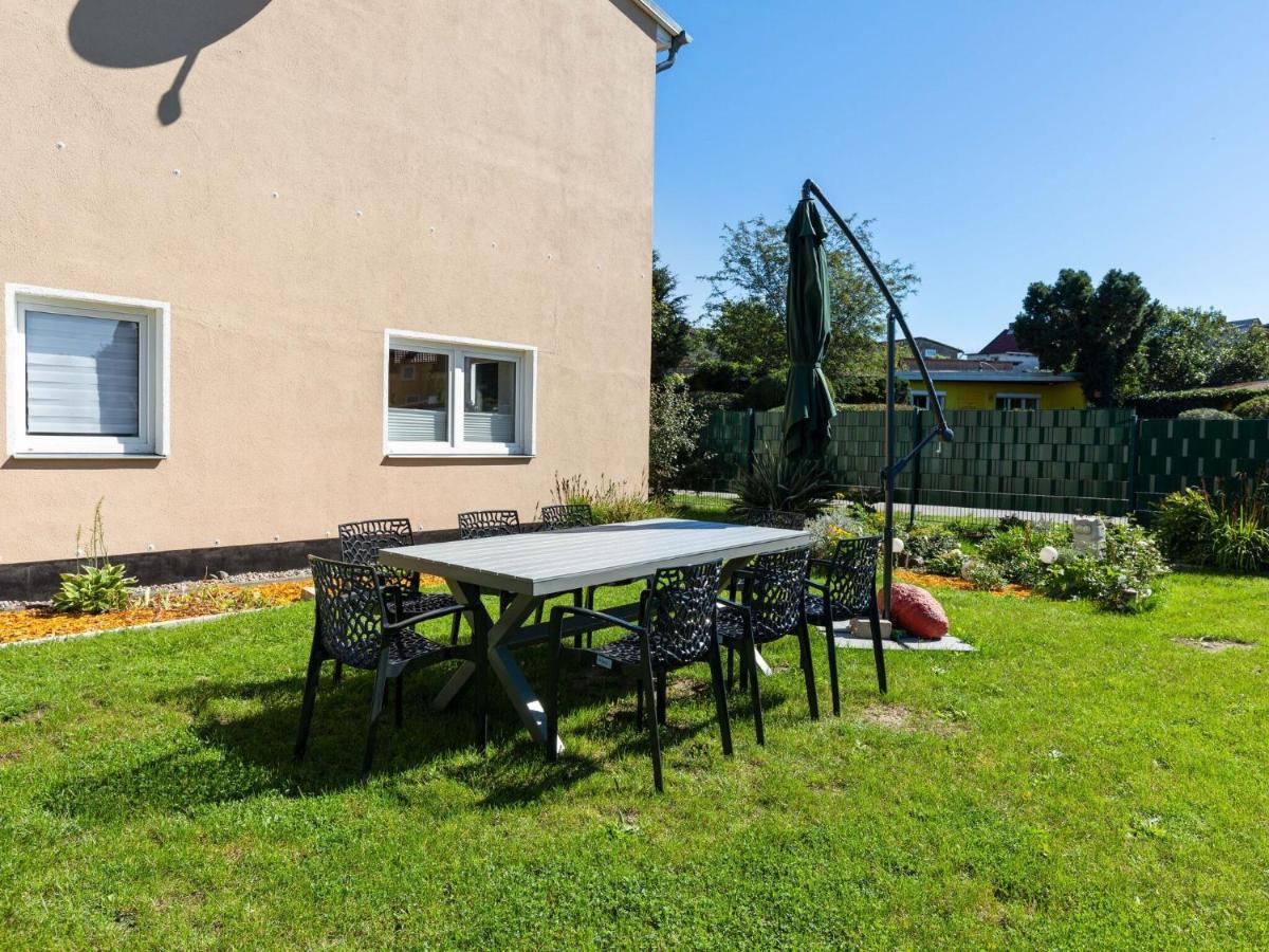 Family Holiday Home Near The Beach With Large Garden Kropelin Екстер'єр фото