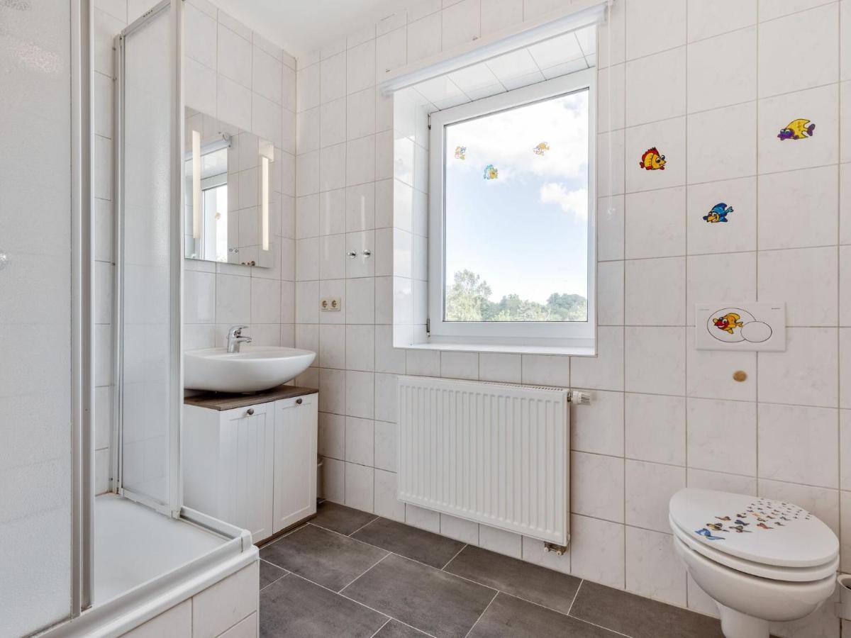 Family Holiday Home Near The Beach With Large Garden Kropelin Екстер'єр фото