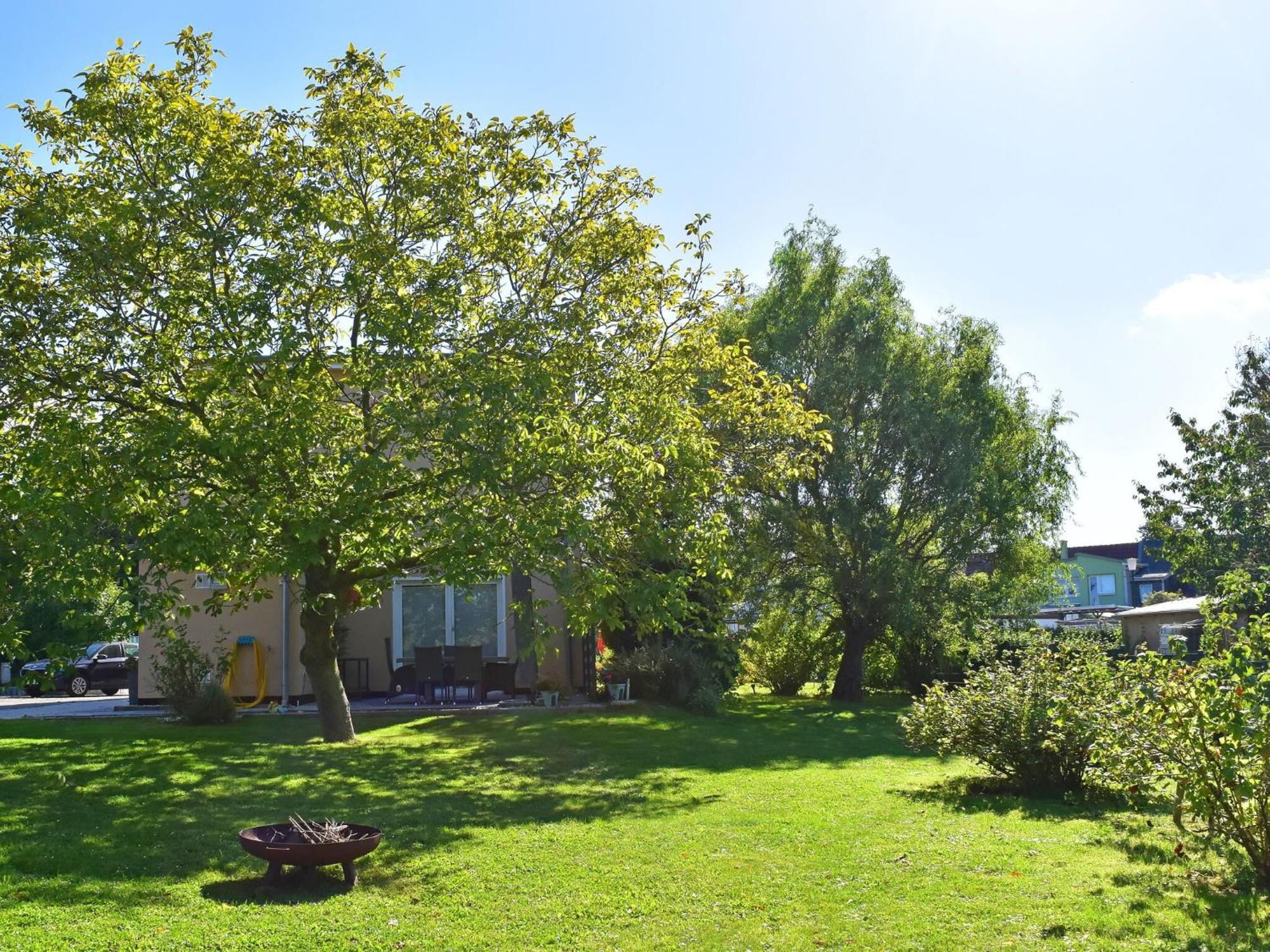 Family Holiday Home Near The Beach With Large Garden Kropelin Екстер'єр фото